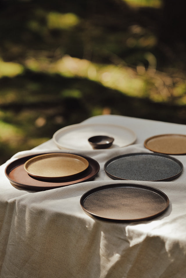 Nordland Medium Plate - Walnut