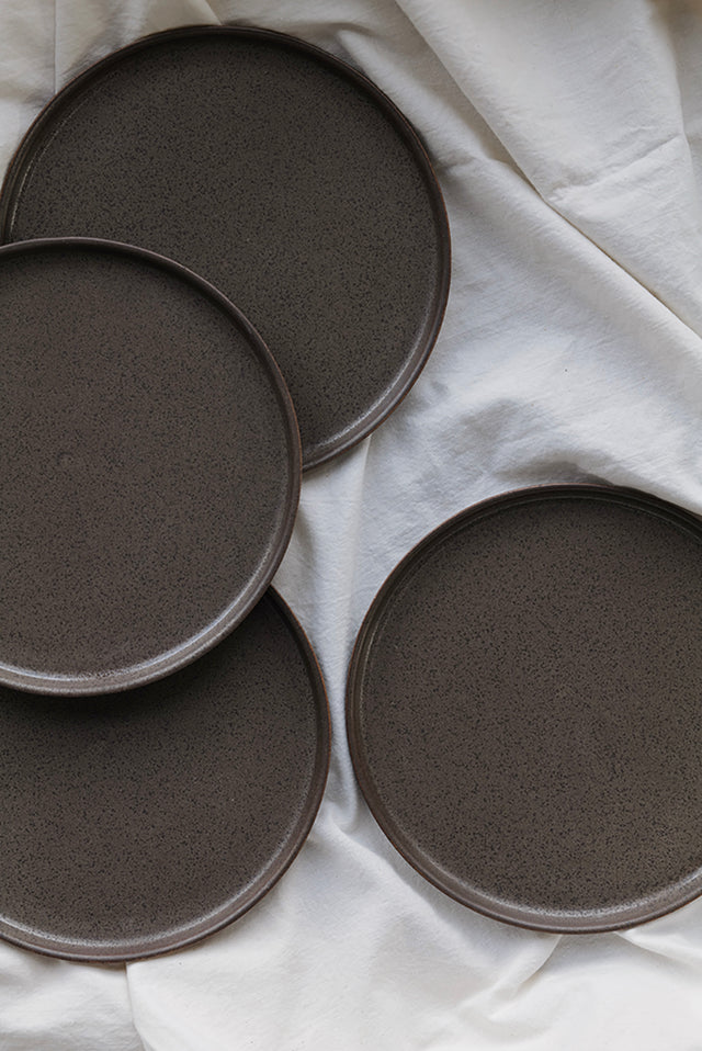 Nordland Medium Plate - Walnut