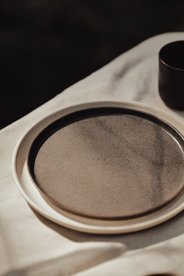 Nordland Medium Plate - Walnut