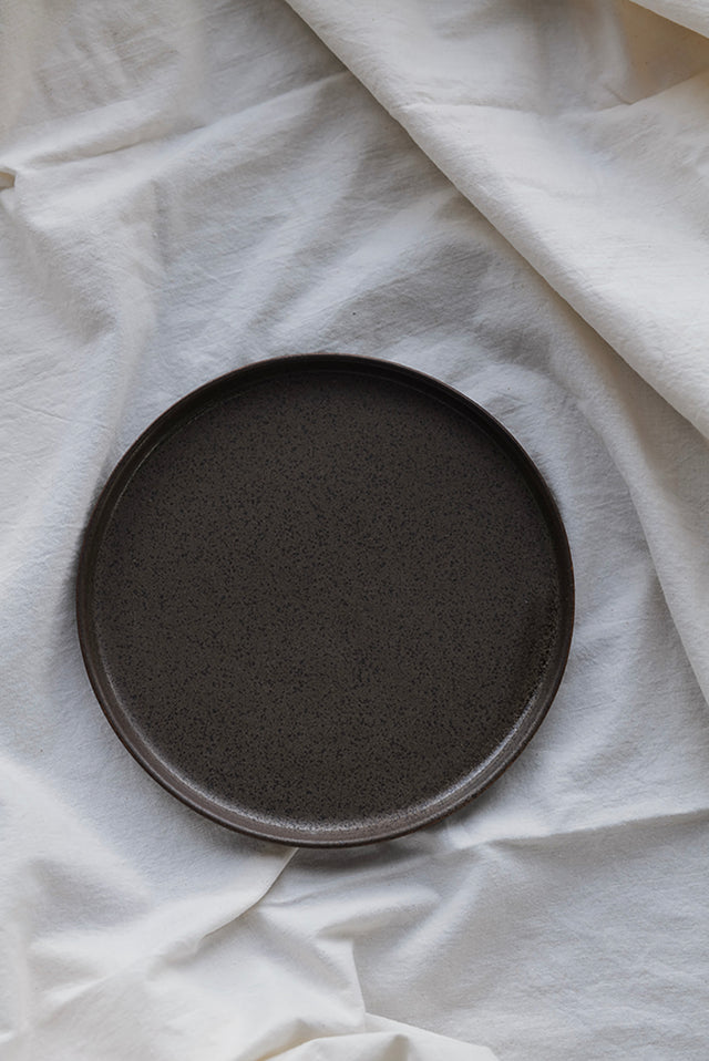 Nordland Medium Plate - Walnut